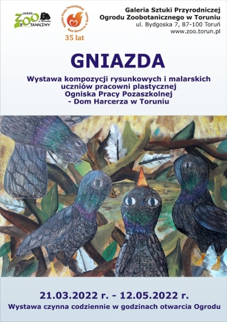 Plakat wystawy GNIAZDA, przedstawiający rysunek gniazda z gołębiami